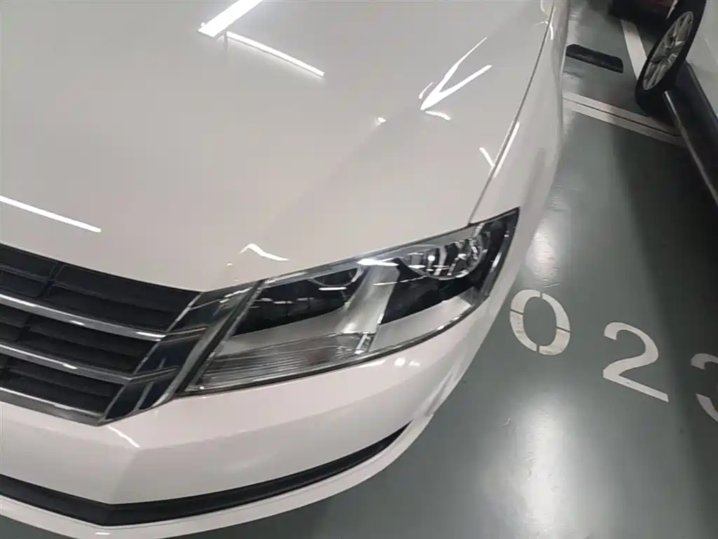 Volkswagen Lavida 2017 1.6L Automatic Comfort Edition фото 24