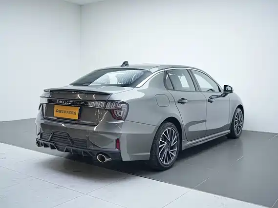 Lynk & Co 03 2021 2.0TD Auto Jin Plus фото 8
