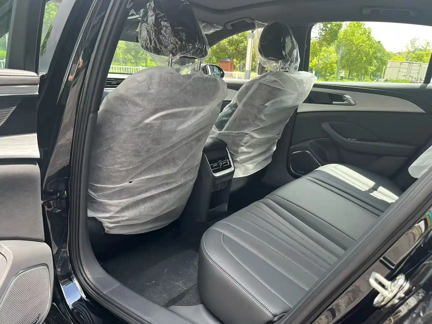2026 Hongqi H5