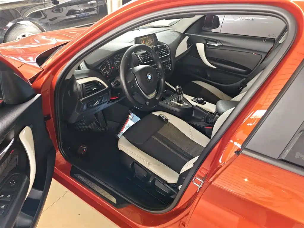BMW 1 Series (Import) 2015 118i Urban Design Package фото 11