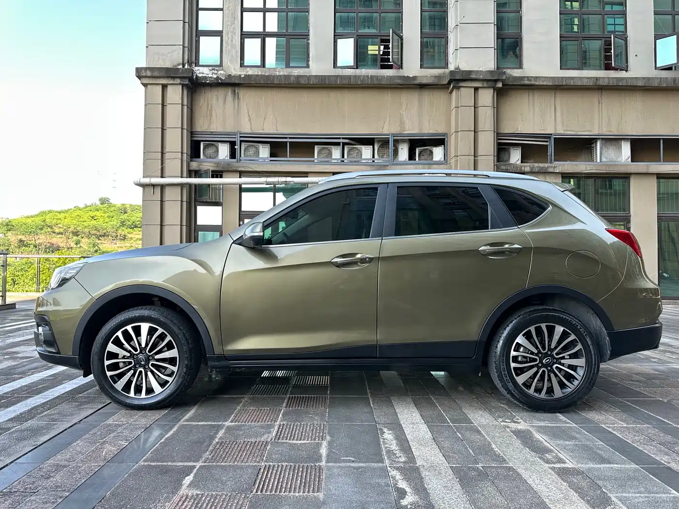 GAC Trumpchi Trumpchi GS5 Super 2015 2.0L Automatic 2WD Luxury Navigation Edition фото 3