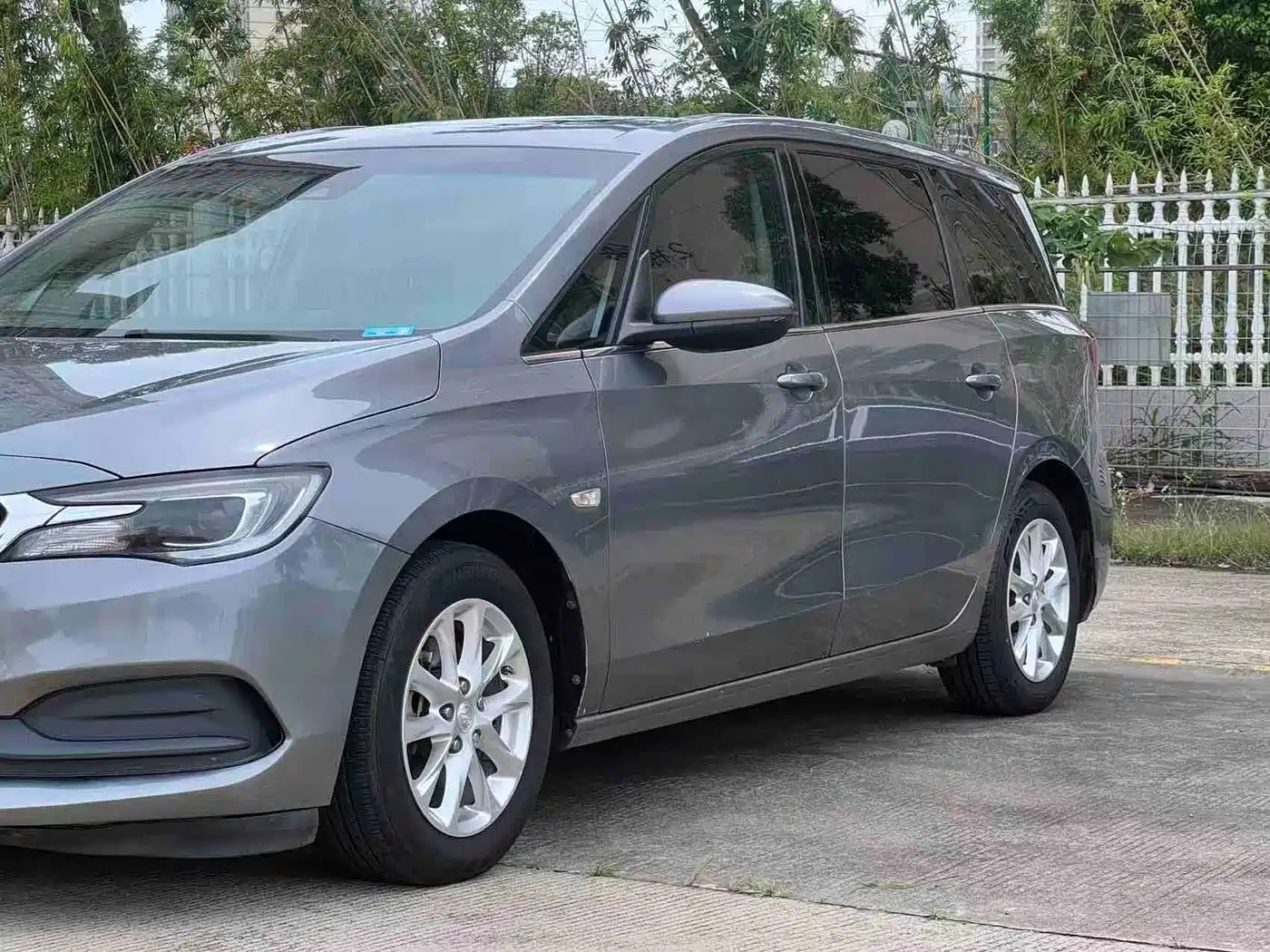 Фото 14 - Buick GL6
