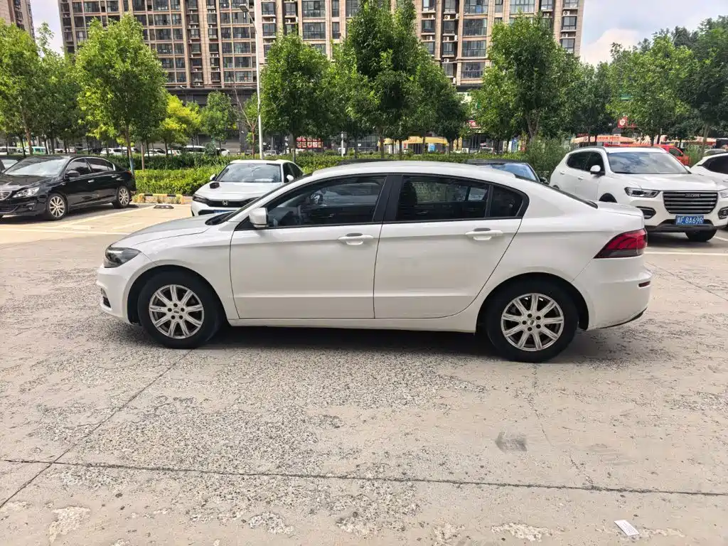 Qoros 3 2019 2018 Sedan 1.6L Auto Leading