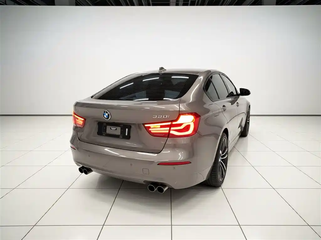 BMW 3 Series GT 2017 320i Fashion фото 6