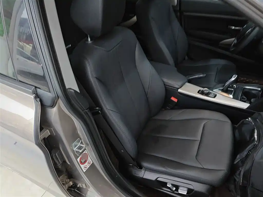 BMW 3 Series GT 2017 320i Fashion фото 25
