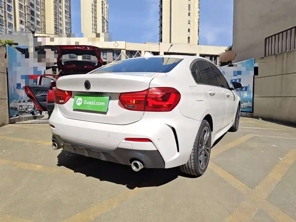 BMW 1-SERIES