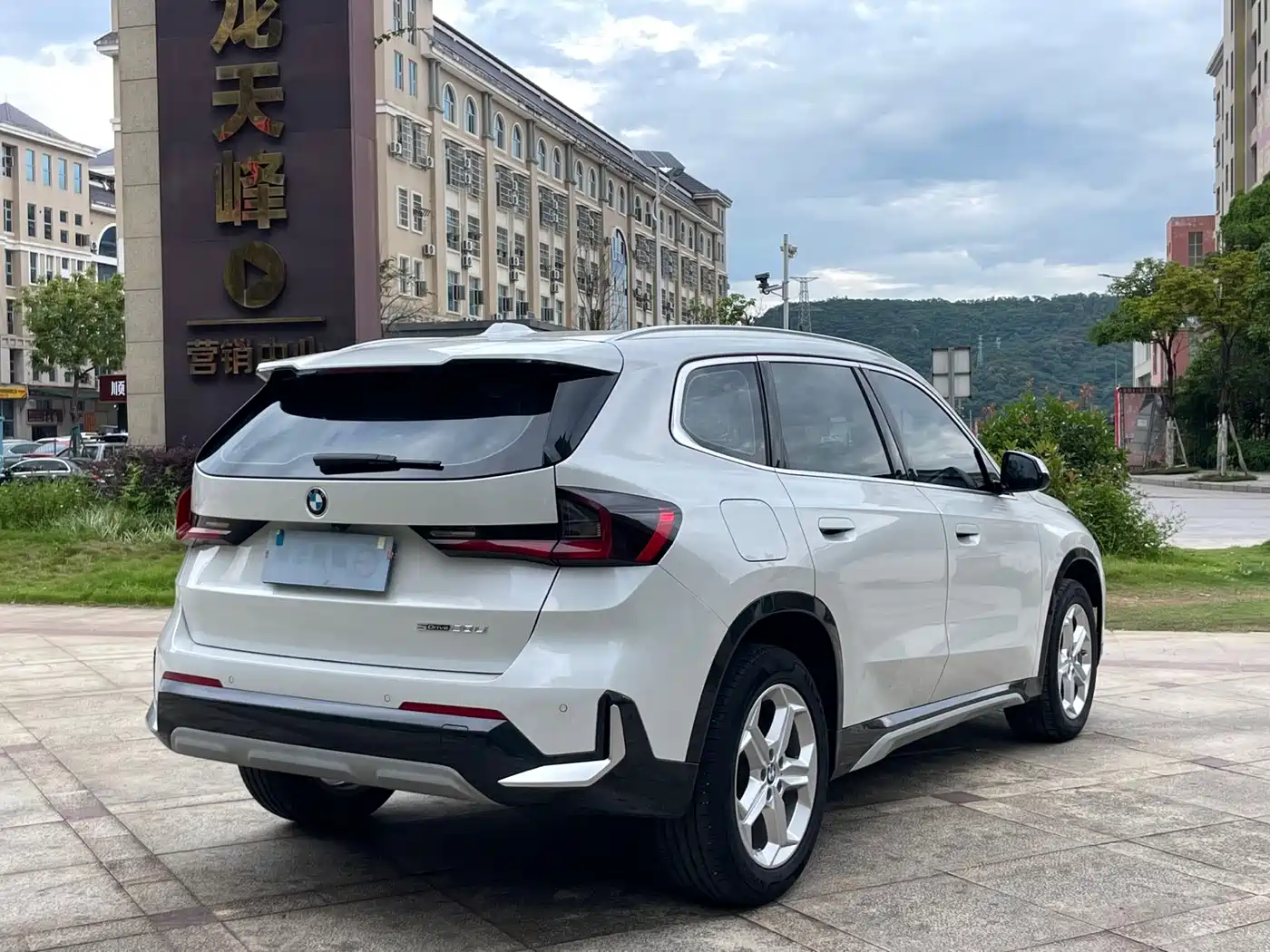 BMW X1 2024 2023 sDrive20Li X Design Package