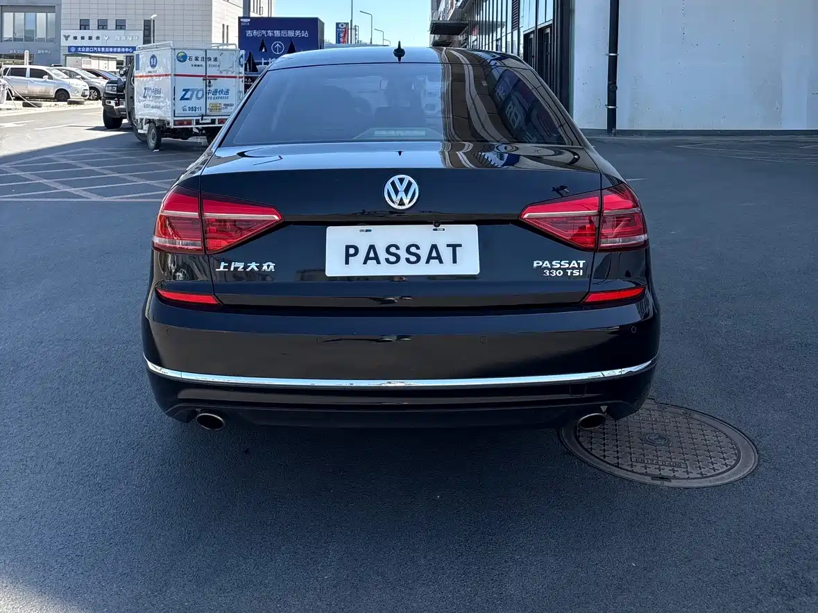Volkswagen Passat 2017 330TSI DSG Prestige фото 4