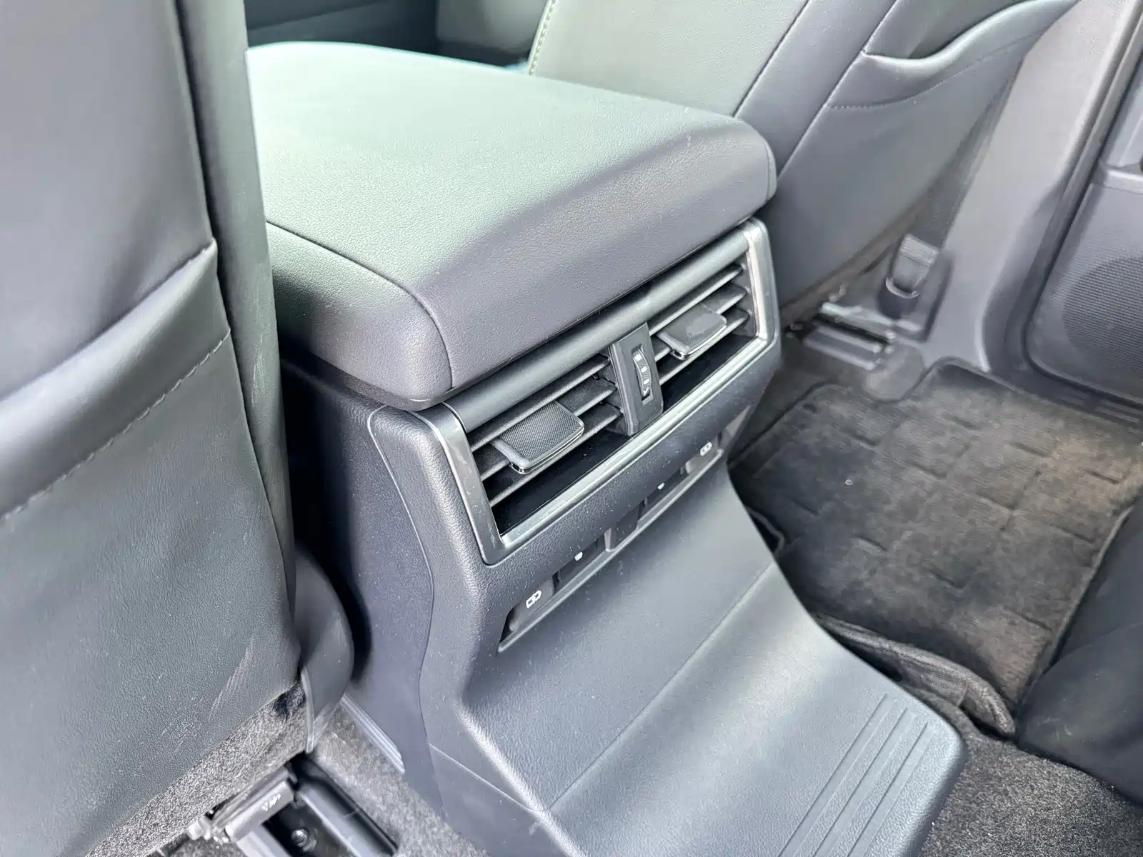 صورة 15 - Lexus GX