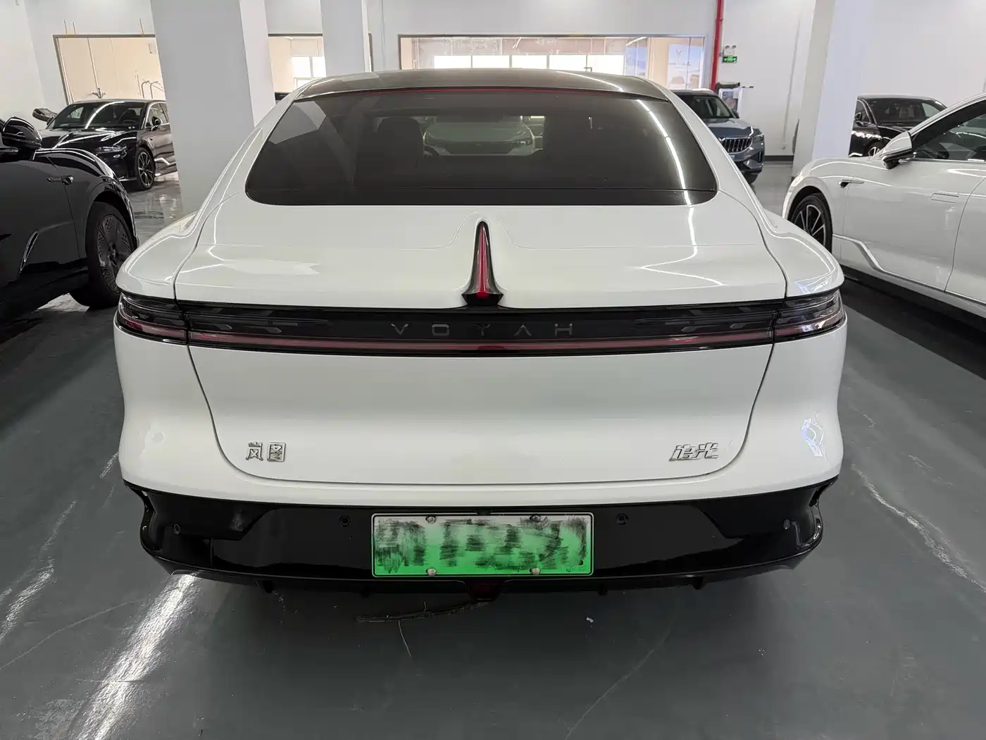 Voyah Auto VOYAH Zhuiguang 2024 PHEV AWD Ultra Long Range Flagship фото 5