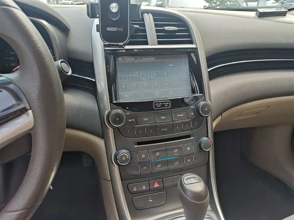 Chevrolet Malibu 2014 2.0L Automatic Comfort фото 6