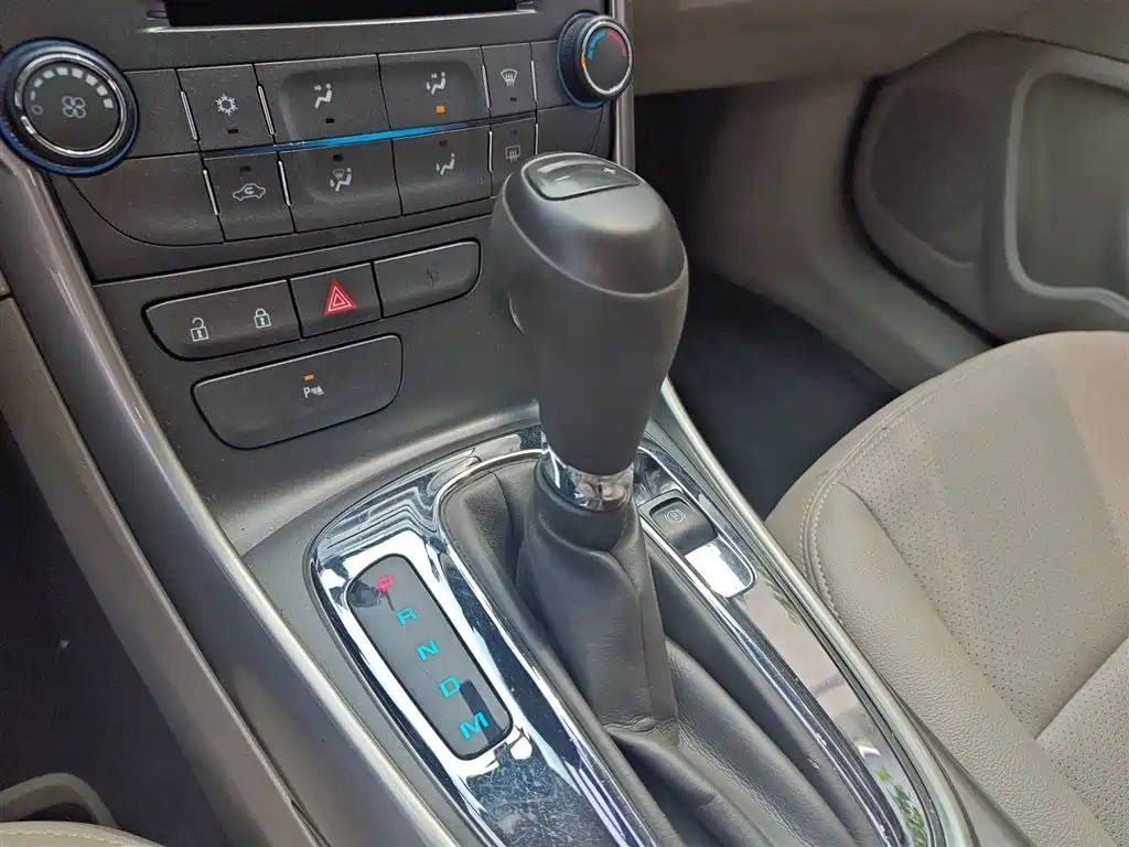 Chevrolet Malibu 2014 2.0L Automatic Comfort фото 7