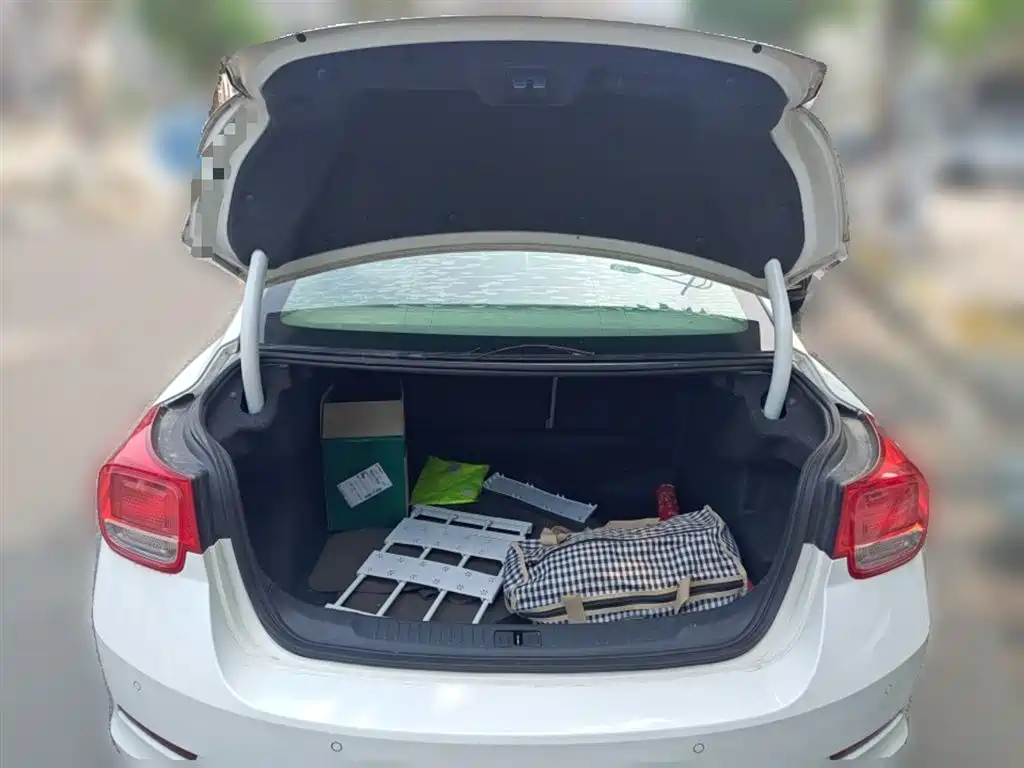 Chevrolet Malibu 2014 2.0L Automatic Comfort фото 10