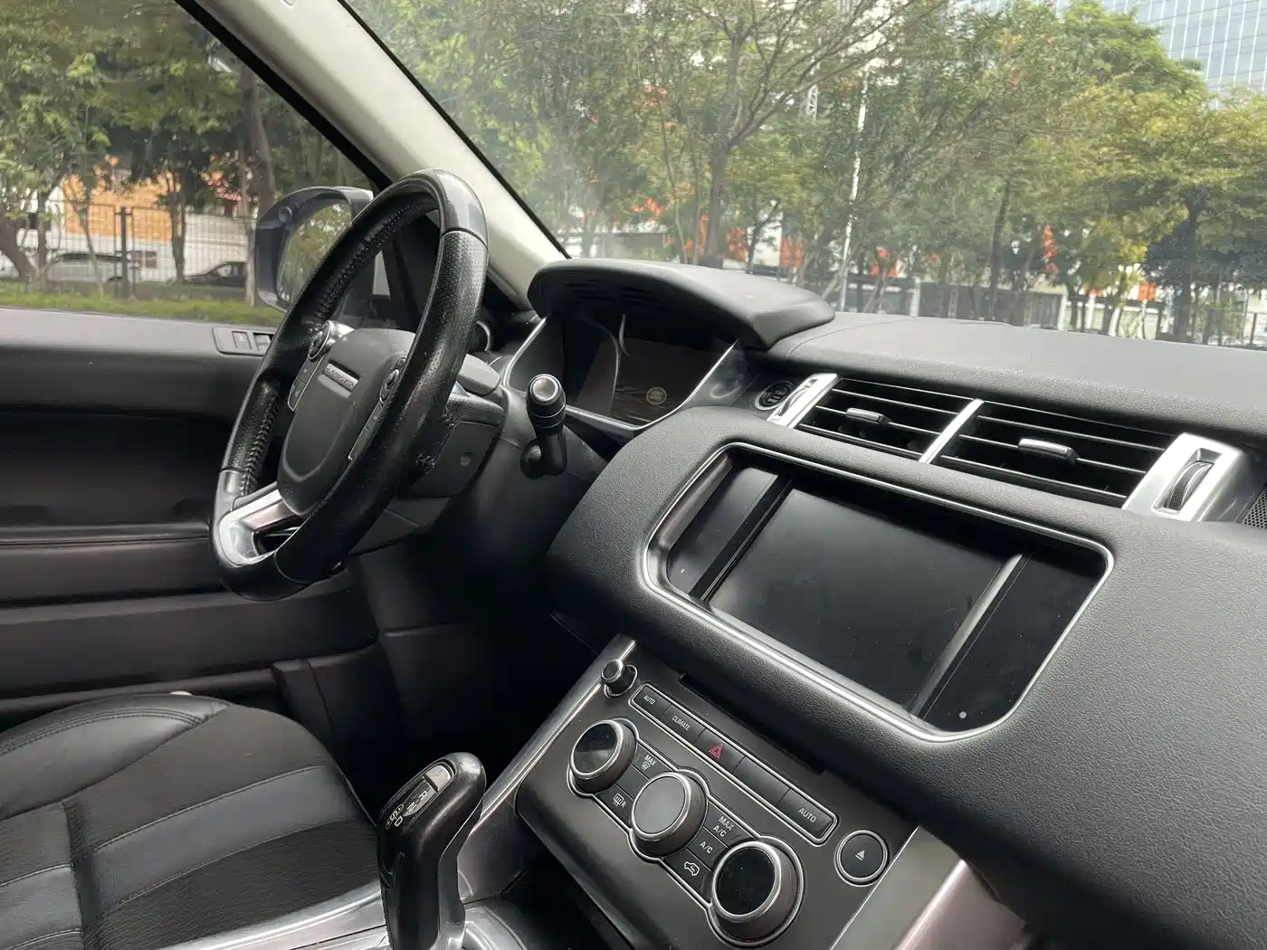Land Rover Range Rover Sport 2015 3.0 SDV6 HSE DYNAMIC фото 3