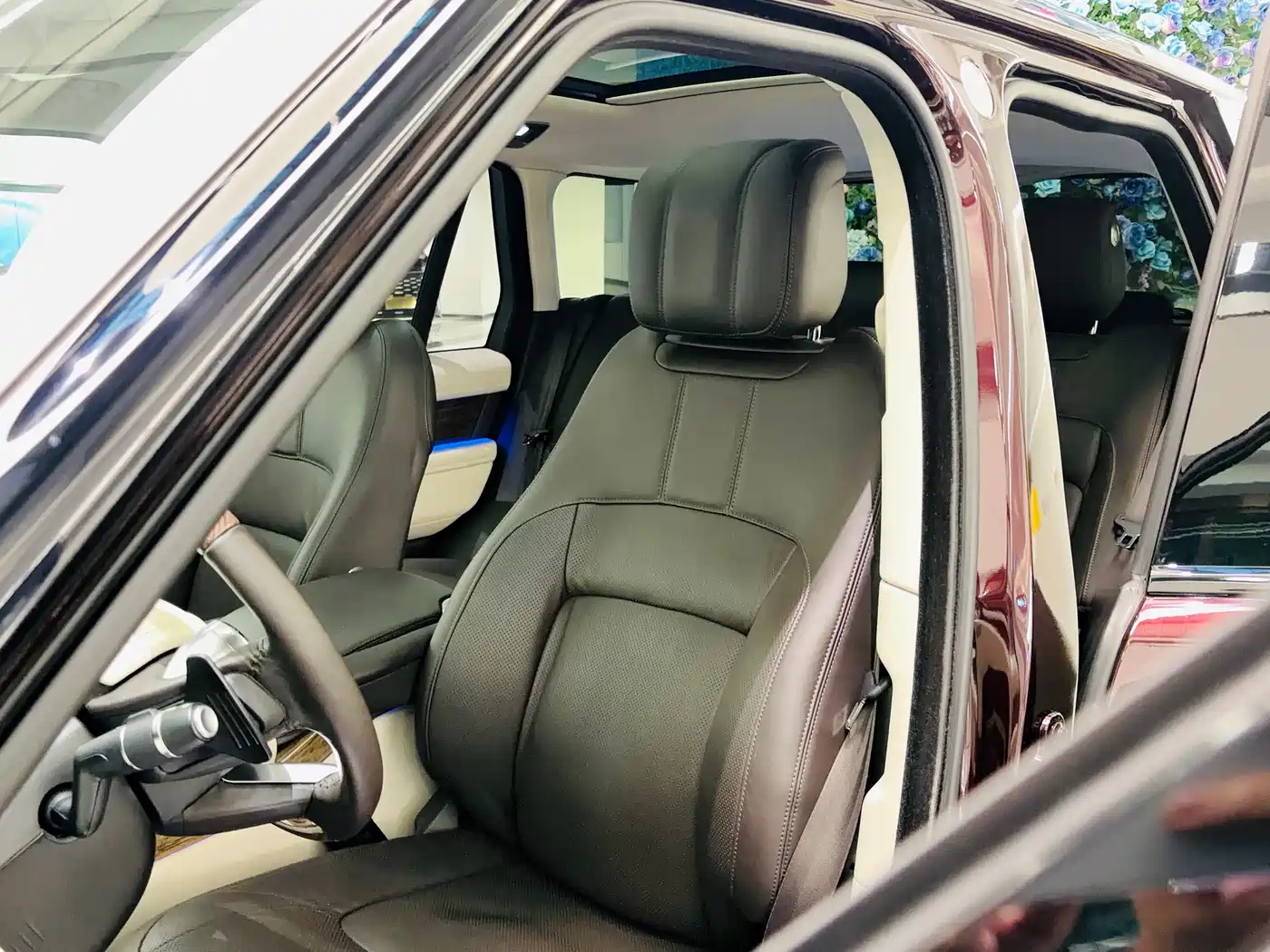 Land Rover Range Rover 2019 3.0 SCV6 Heritage Edition фото 14