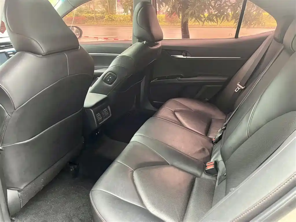 Toyota Camry 2018 2.0G Luxury Edition фото 14