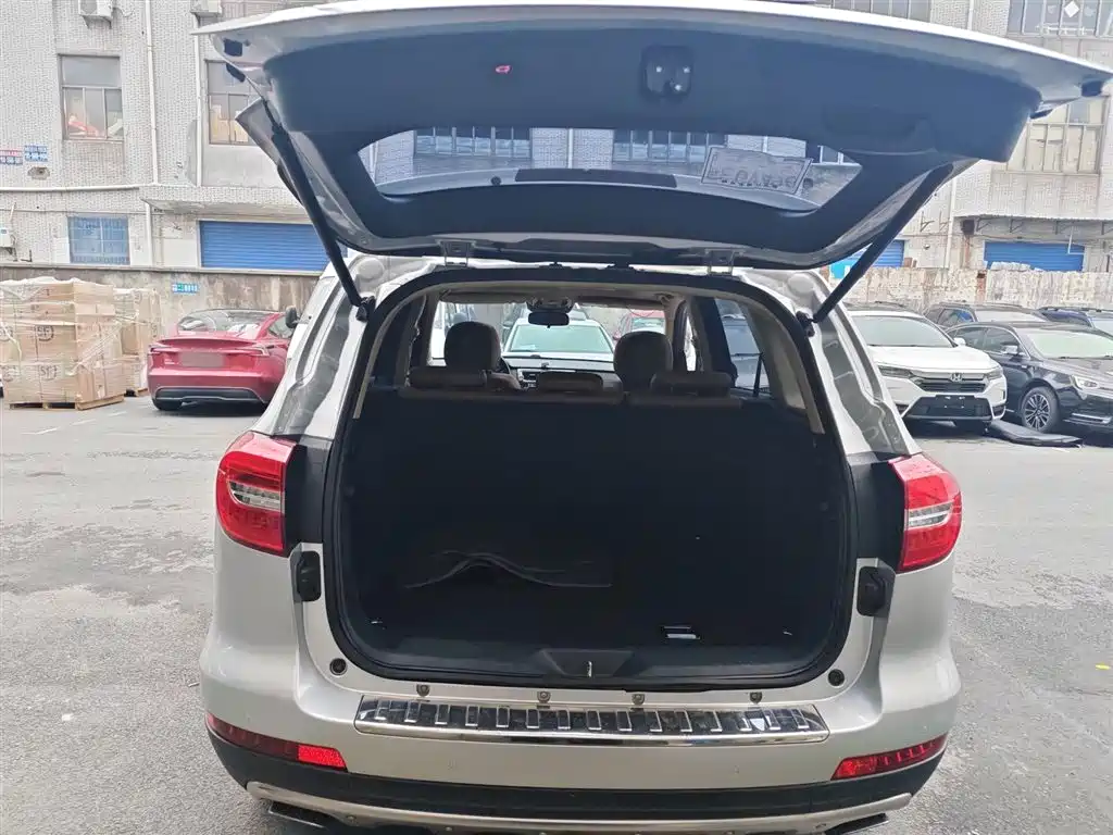 Haval H8 2015 2.0T 2WD Standard фото 19