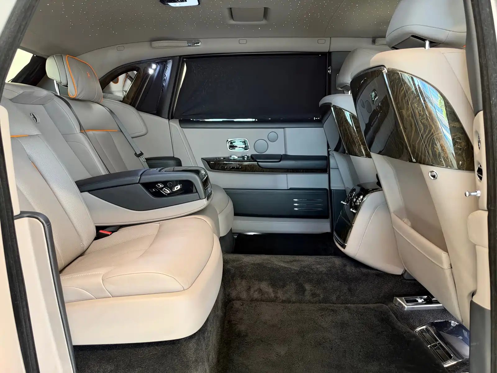 Фото 25 - Rolls-Royce Phantom