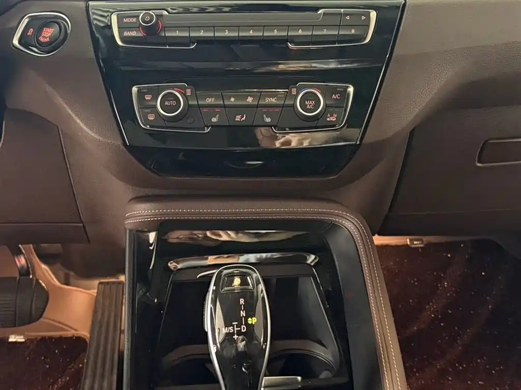 BMW X1 2022 sDrive20Li Premium фото 19