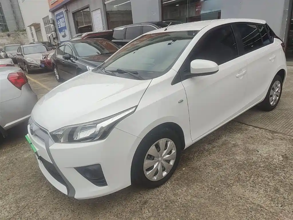 Toyota YARiS L Zhi Xuan 2015 1.5E Auto Charming Edition фото 2