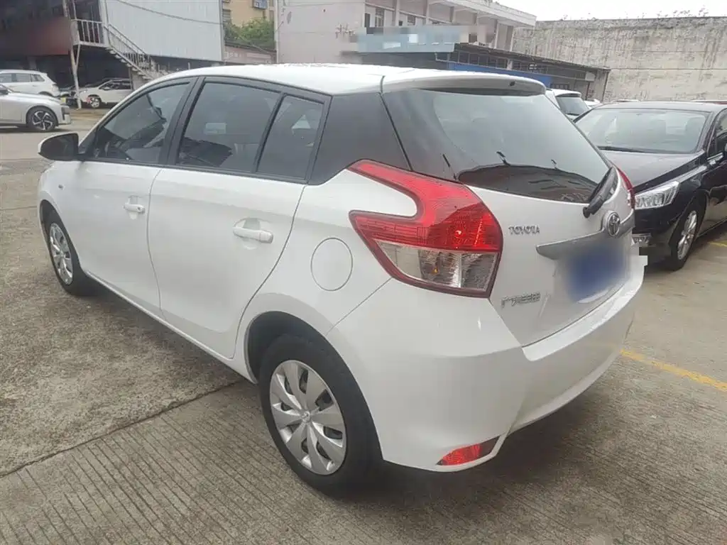 Toyota YARiS L Zhi Xuan 2015 1.5E Auto Charming Edition фото 5
