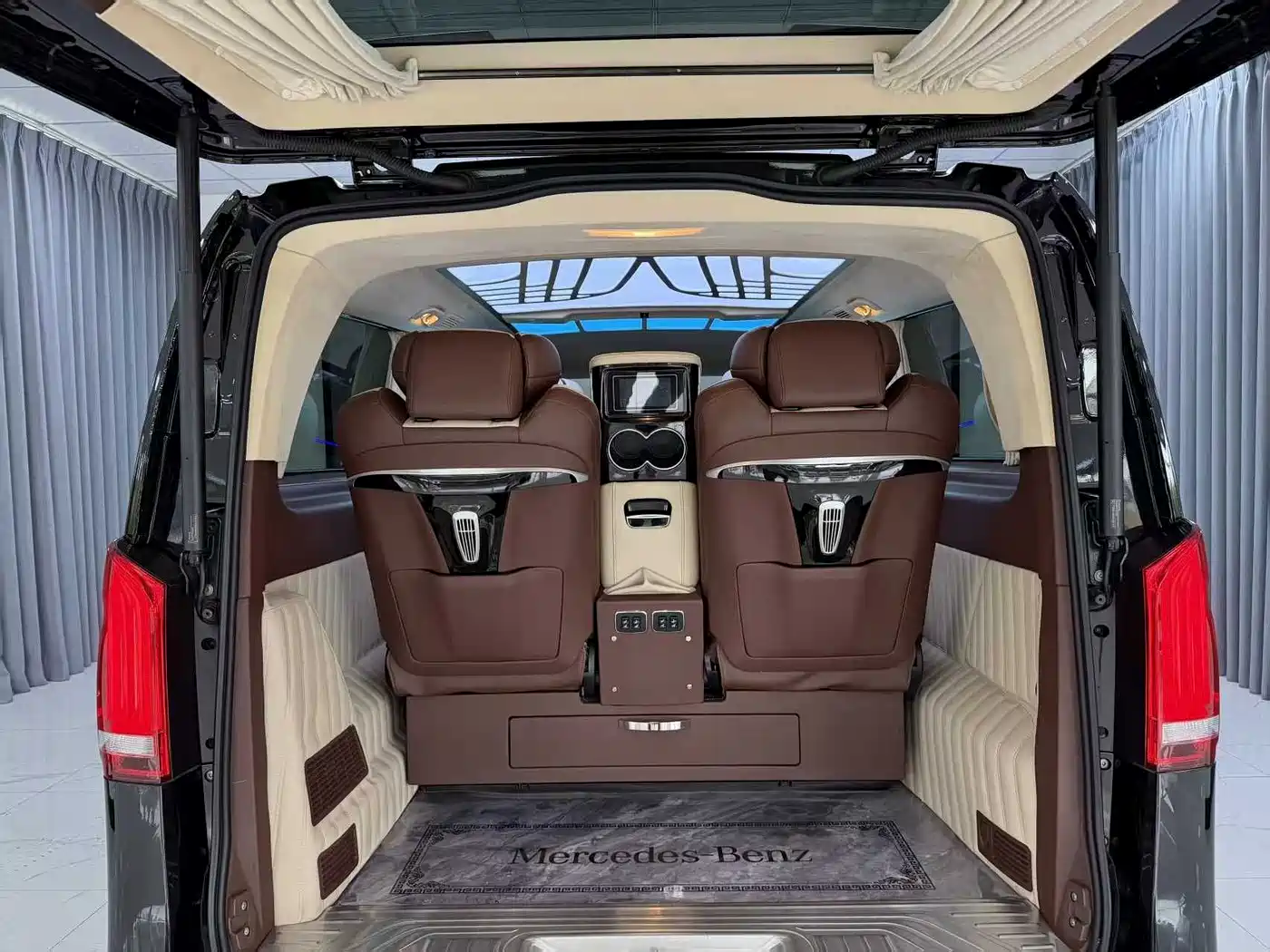 Mercedes-Benz Vito 2021 2.0T Elite 7-Seater фото 11