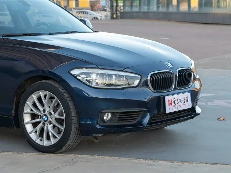 BMW 1 Series (Import) 2015 120i Leading фото 10