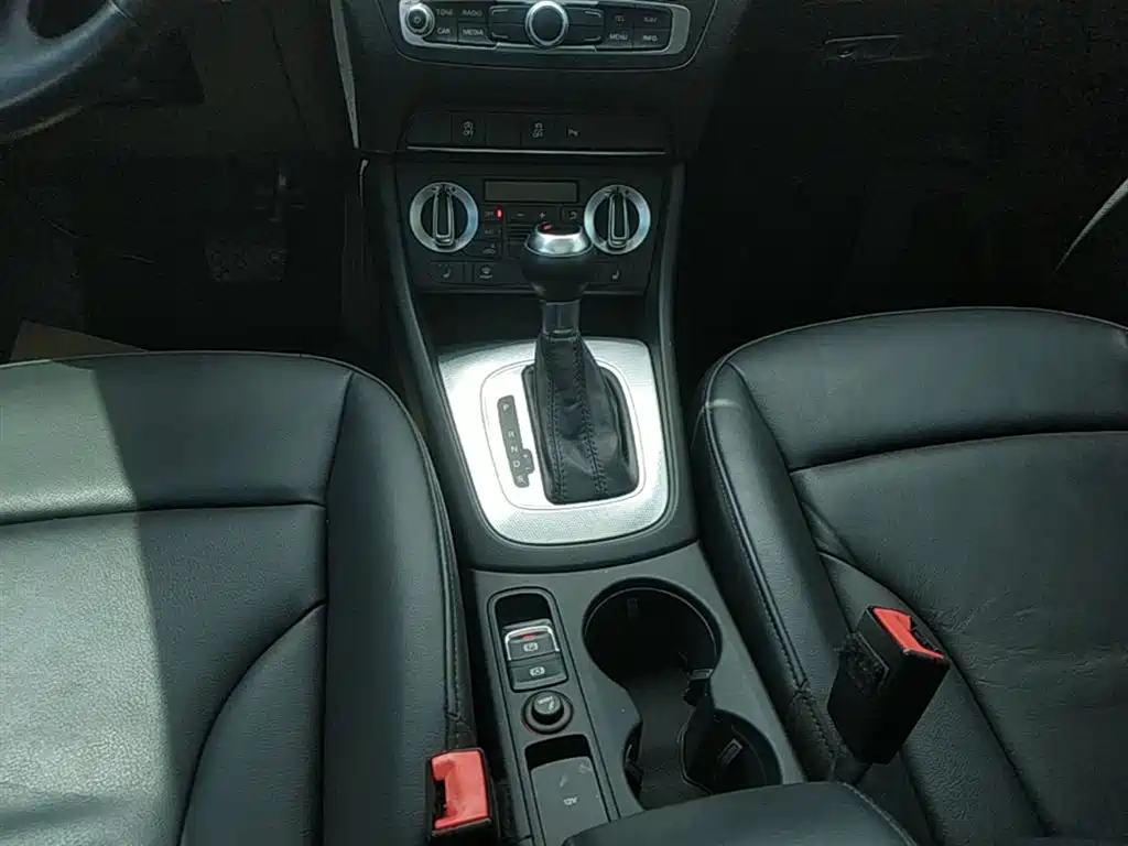 Audi Q3 2015 35 TFSI Comfort фото 14