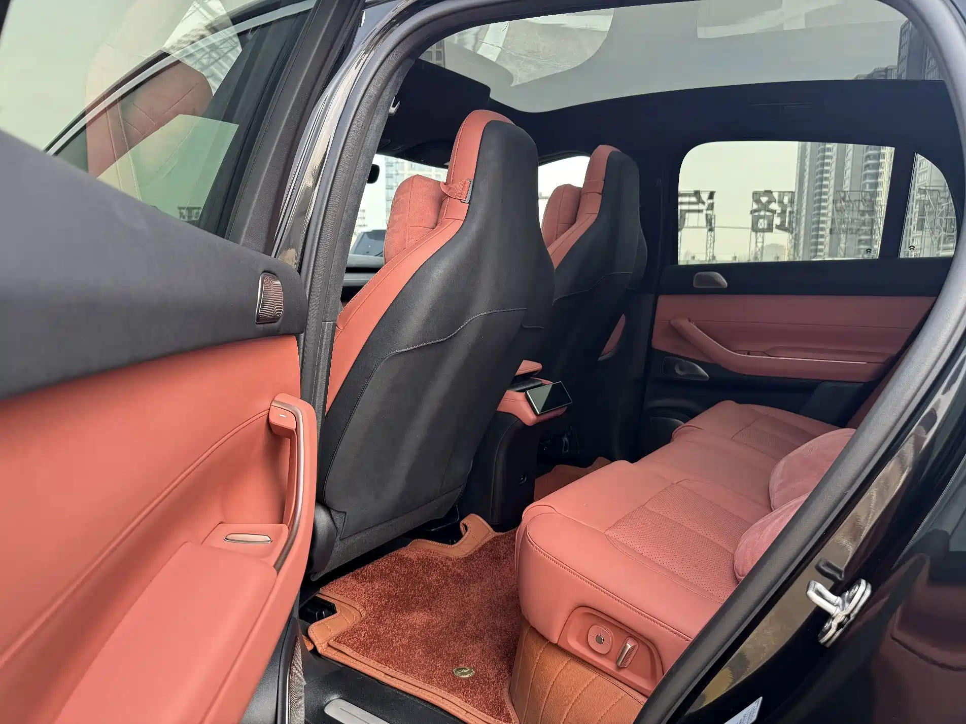Фото 8 - NIO EC7