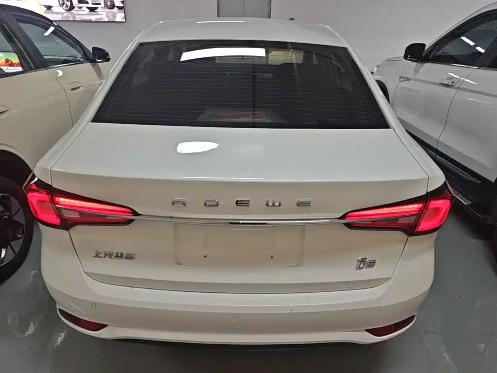 Фото 6 - Roewe i5
