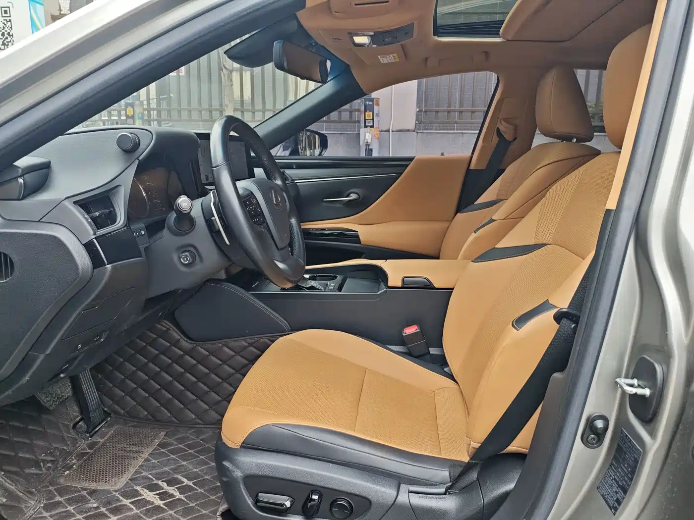 Lexus ES 2022 300h Excellence Edition фото 9