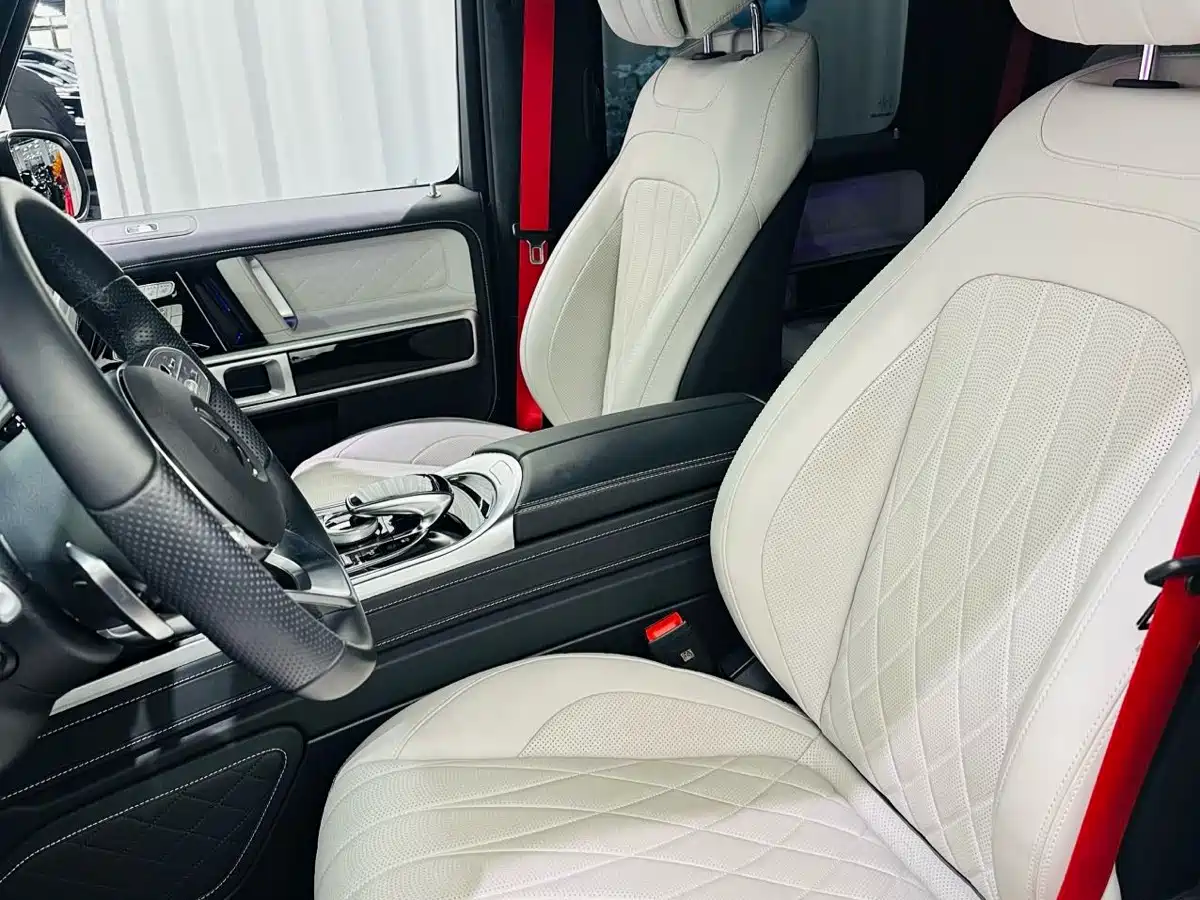Mercedes-Benz G-Class 2024 G 500 фото 12
