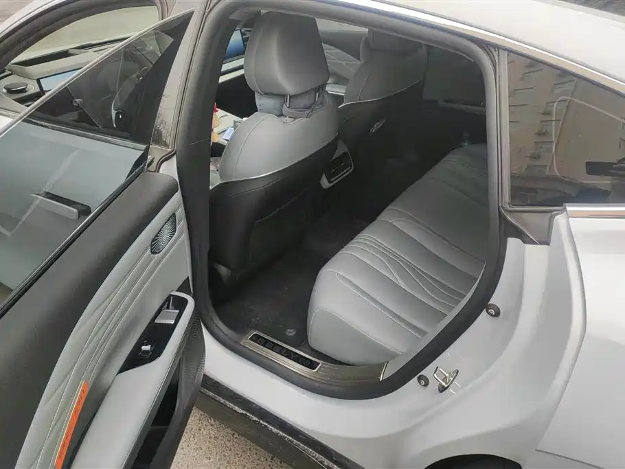 GEELY GALAXY GALAXY E8