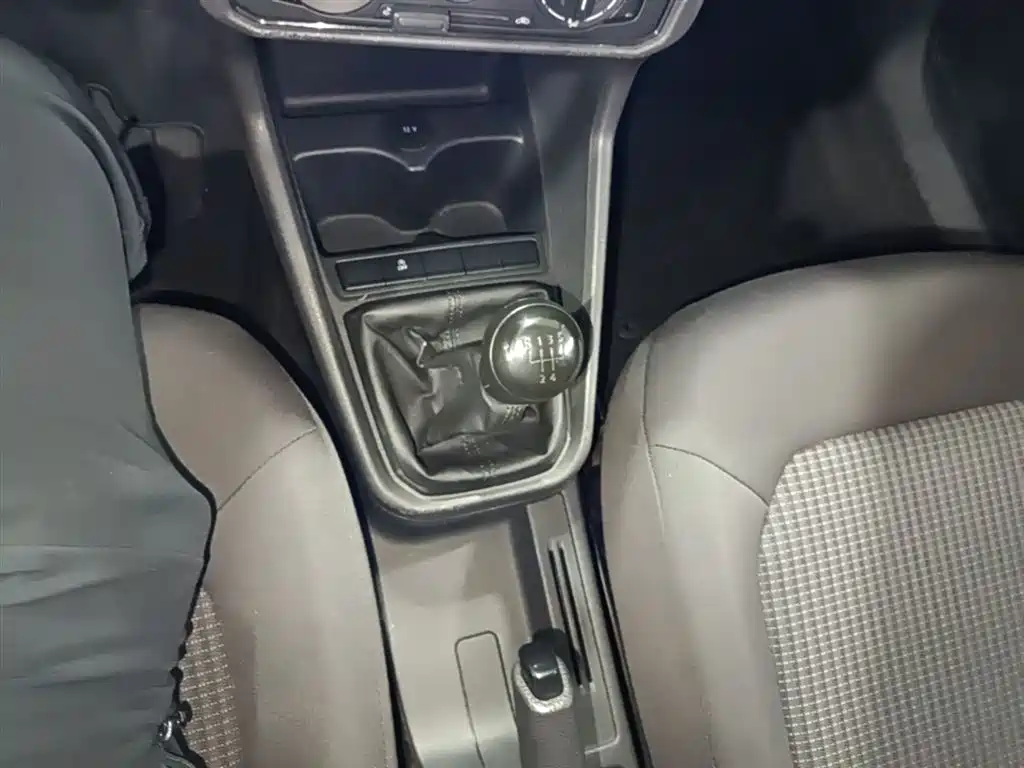 Volkswagen Santana 2018 1.5L Manual Trend Edition фото 14