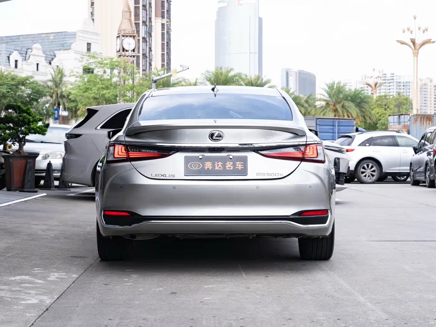 Lexus ES 2022 300h Ultimate Edition фото 5