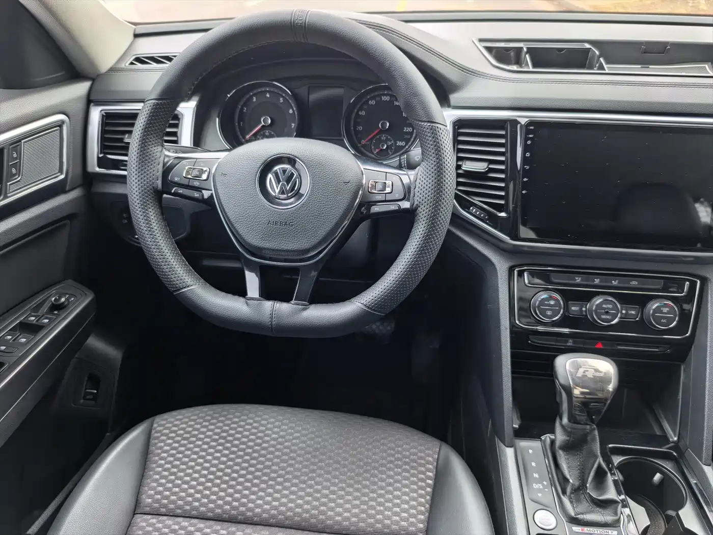Volkswagen Teramont 2019 380TSI 4WD Comfort China VI фото 10