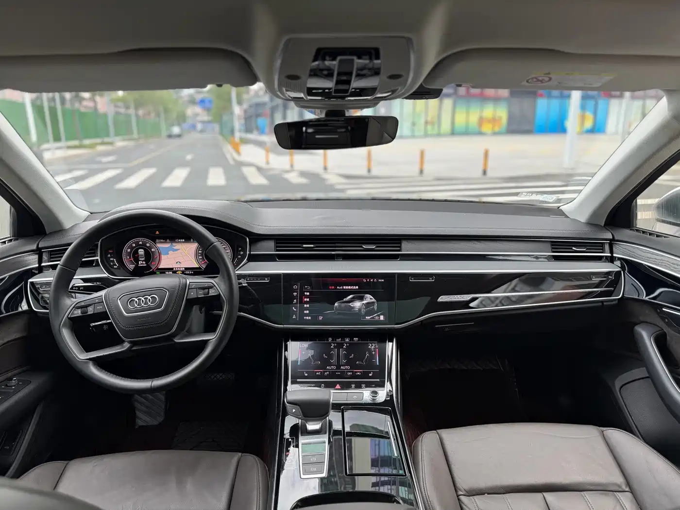 Фото 5 - Audi A8