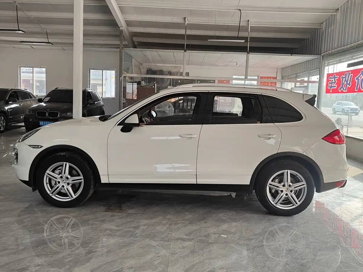 Porsche Cayenne 2011 Cayenne S 4.8L фото 3