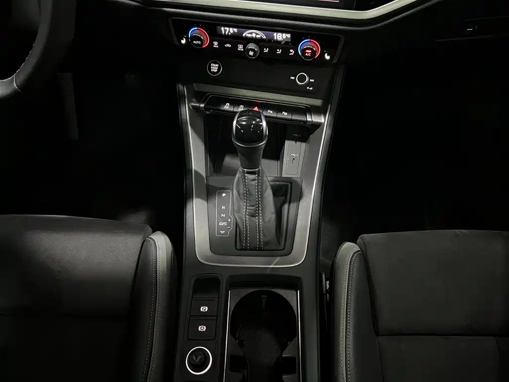 Audi Q3 2022 35 TFSI Fashion Dynamic фото 16
