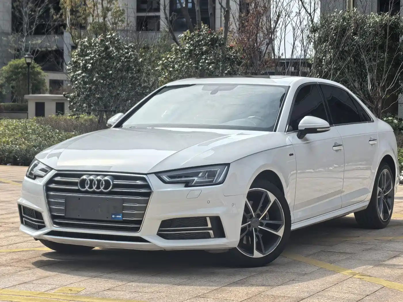 Audi A4L 2018 30th Anniversary 40 TFSI Sport