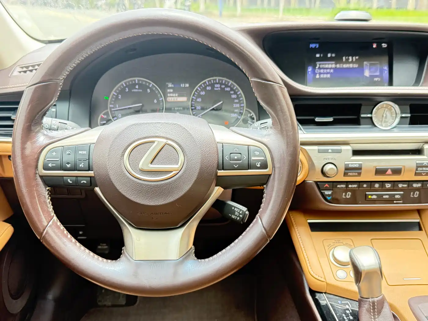 Lexus ES 2015 200 Elite Edition фото 12