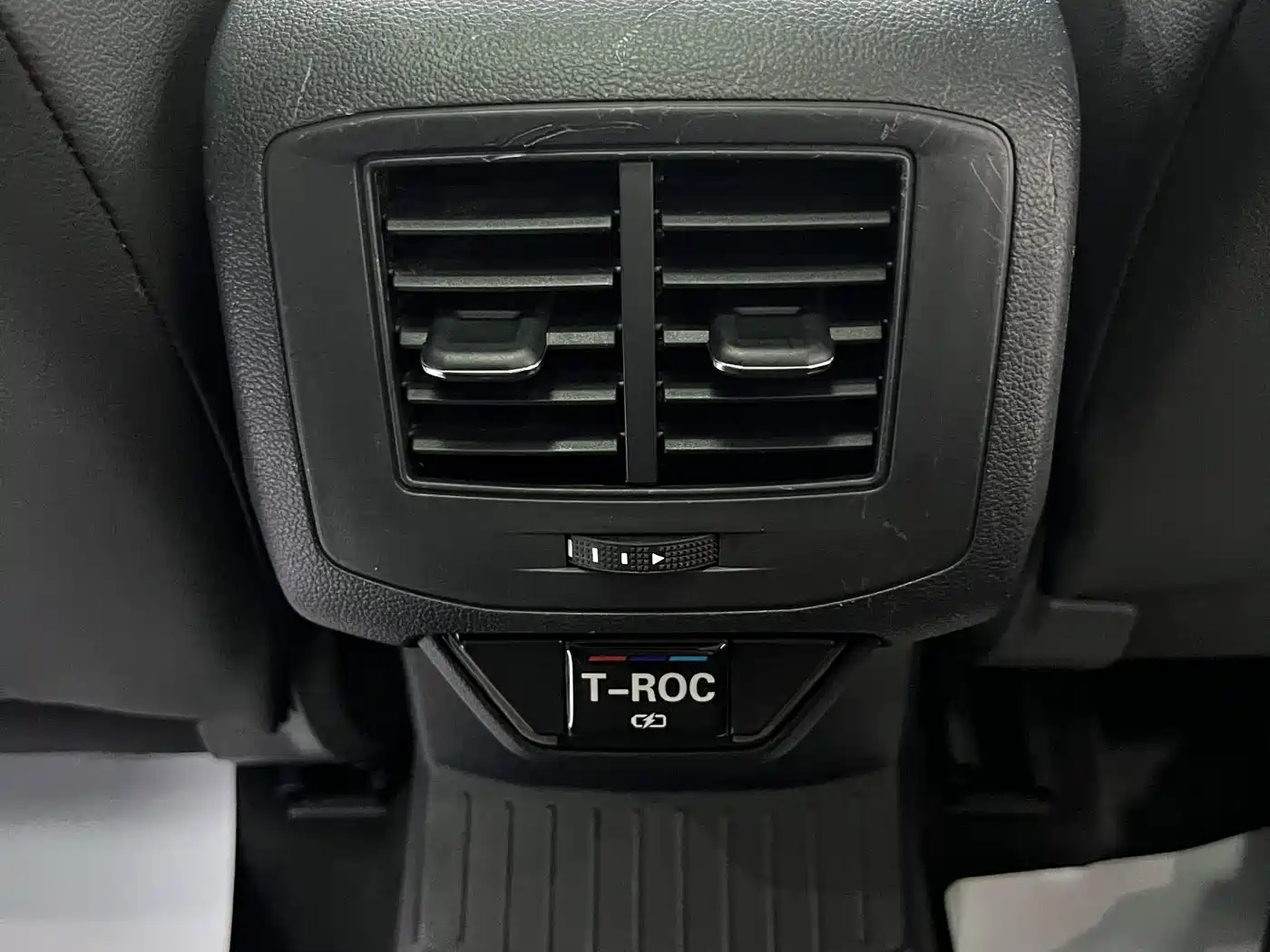 VOLKSWAGEN T ROC EXPLORING SONGS