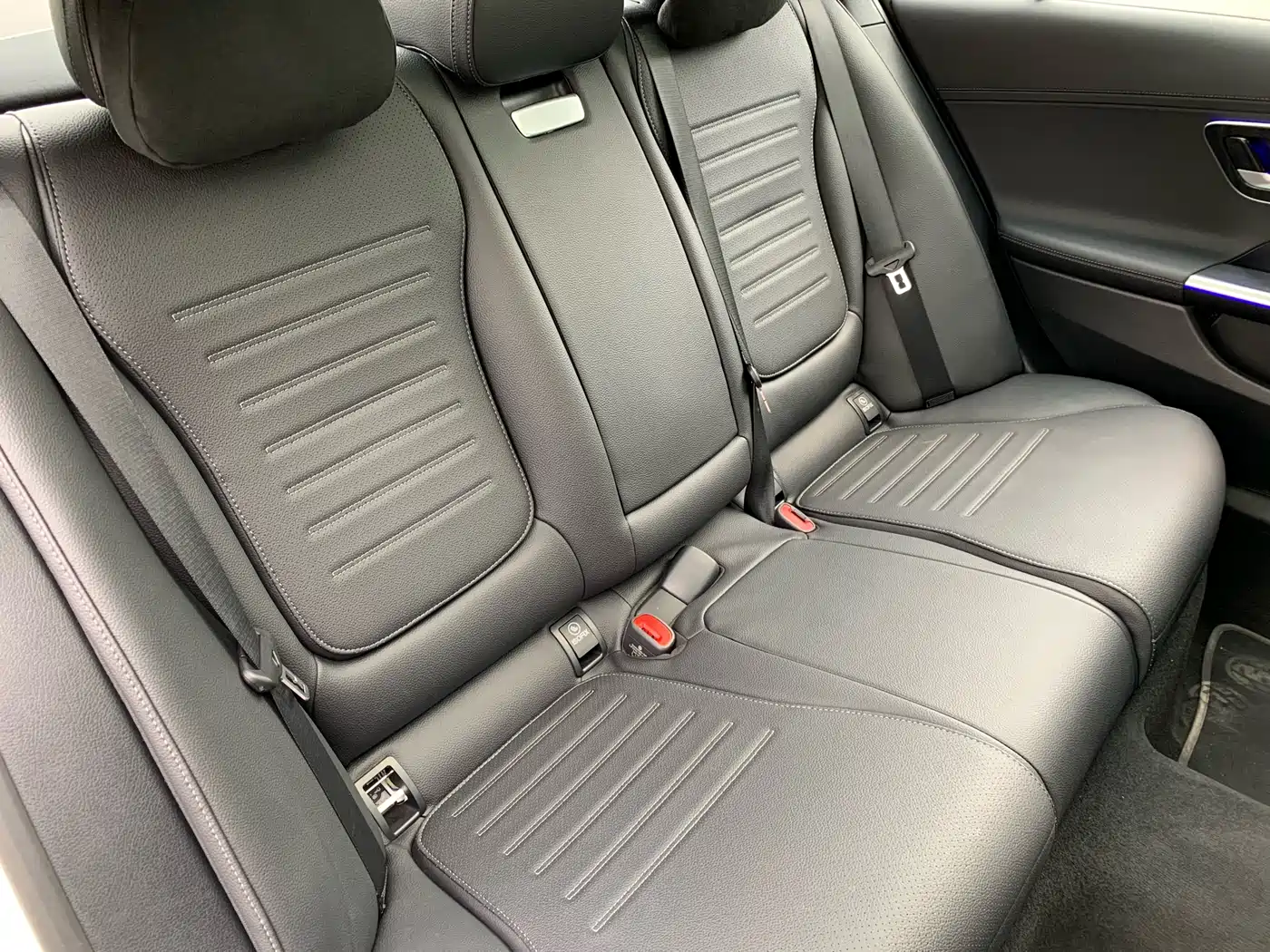 Mercedes-Benz C-Class 2025 C 260 L Night Sport Edition фото 28