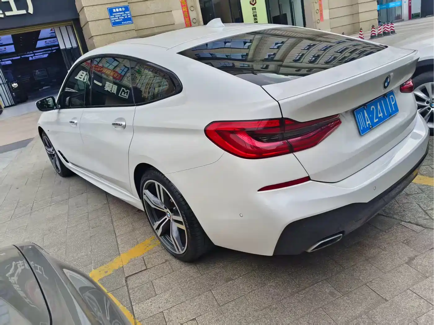 BMW 6 Series GT 2018 640i xDrive M Sport Package фото 4