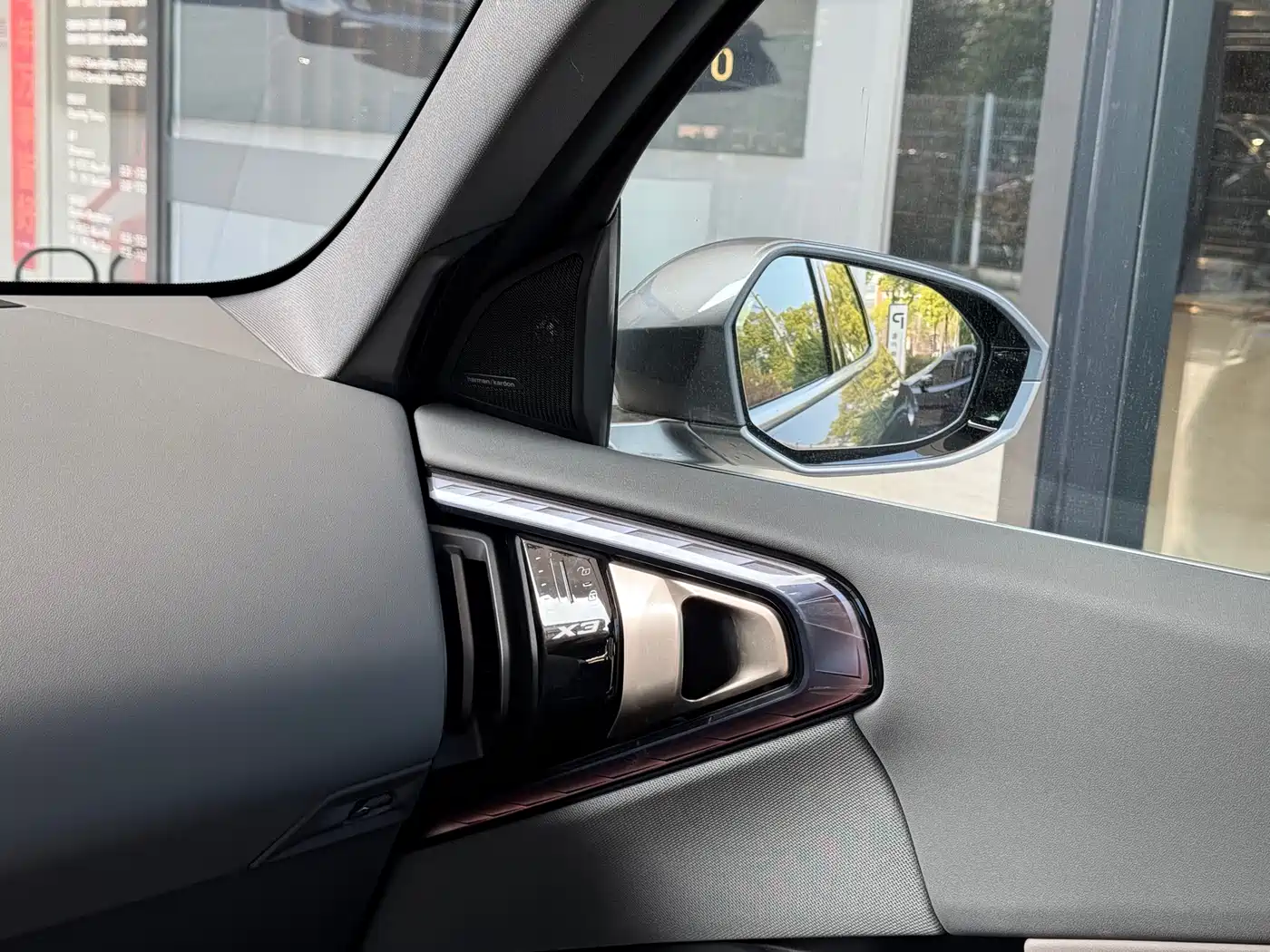 BMW X3 2025 xDrive30L Leading Model M Sport Black Package фото 15