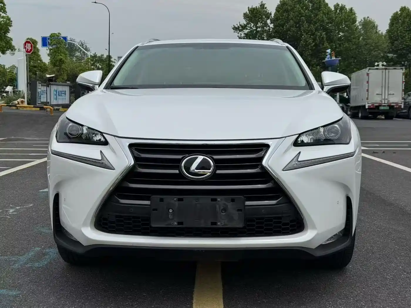 Lexus NX 2015 200t AWD F Sport фото 2