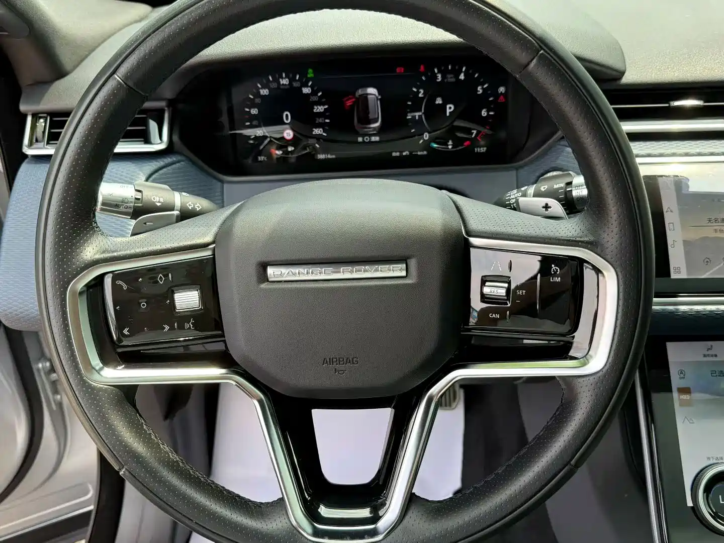 Фото 4 - Land Rover Range Rover Velar