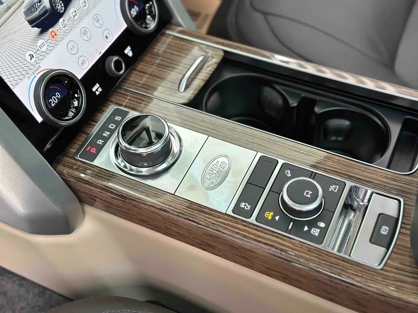 Land Rover Range Rover 2019 3.0 SC V6 Heritage Extended Edition фото 10