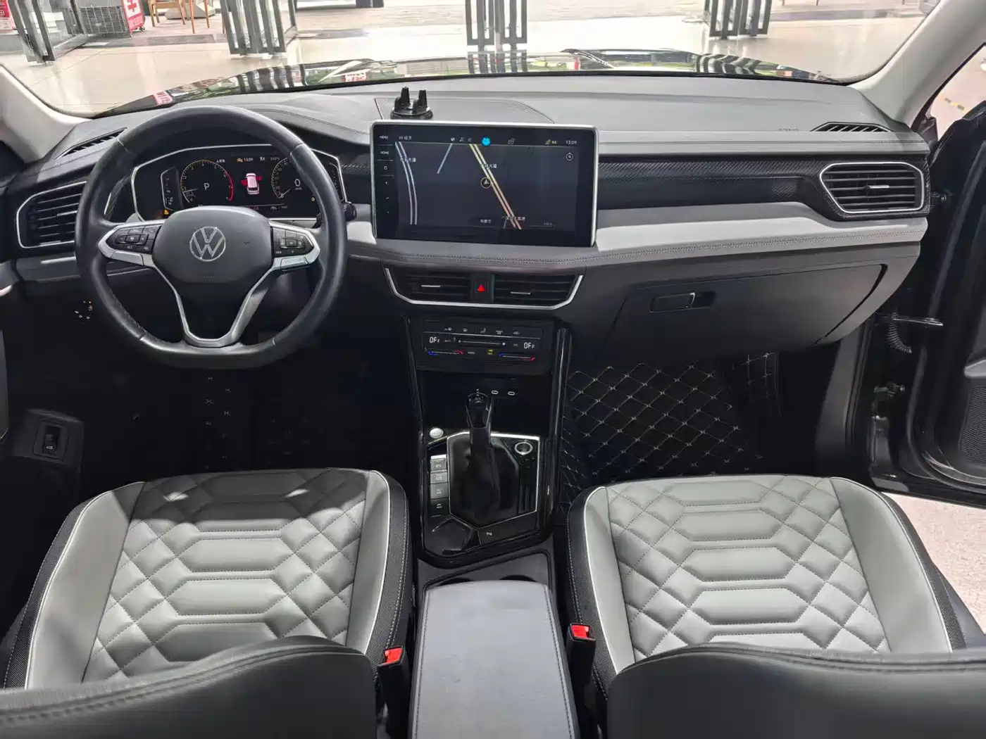 Volkswagen Tayron 2023 330TSI 2WD Luxury Plus Advanced Edition фото 17