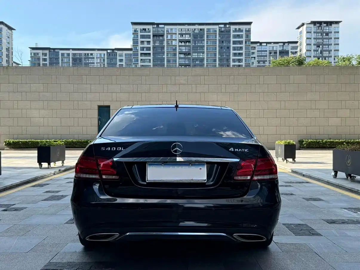 Фото 5 - Mercedes-Benz E-Class